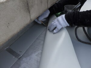 塩ビシート敷設作業状況